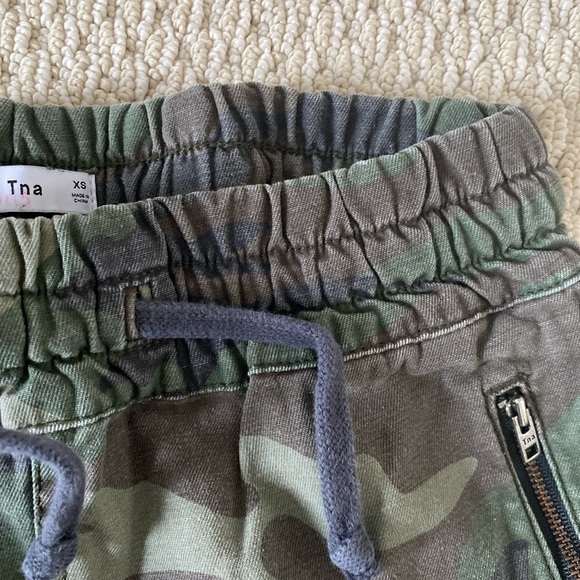 TNA cargo pants from Aritzia - Picture 2 of 2